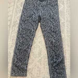 Like New Nike Dri-fit leggings (capris)